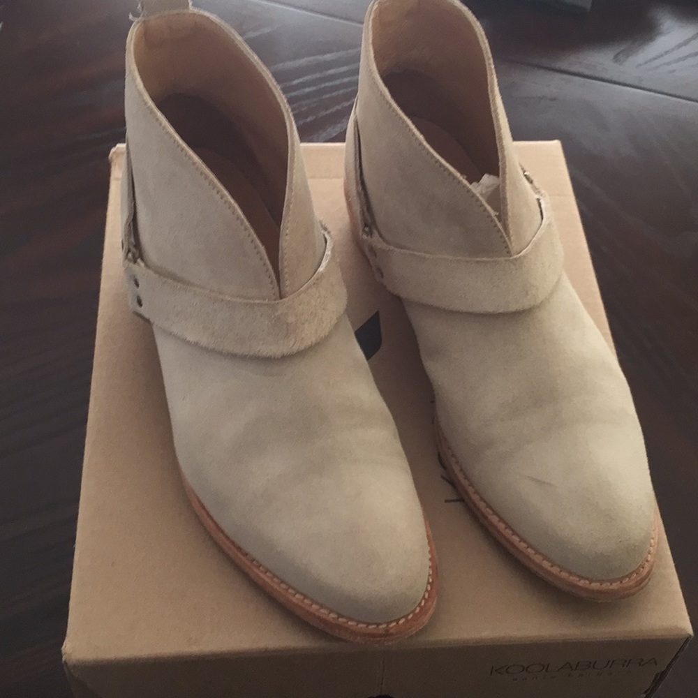 Boots - Picture 2 of 5